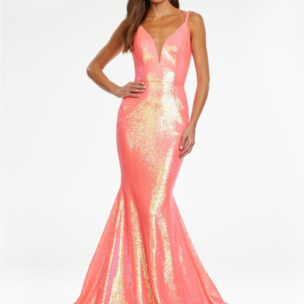 Ashley Lauren Mermaid bodycon‎ size 4 Sequin Prom Dress in Coral Pink